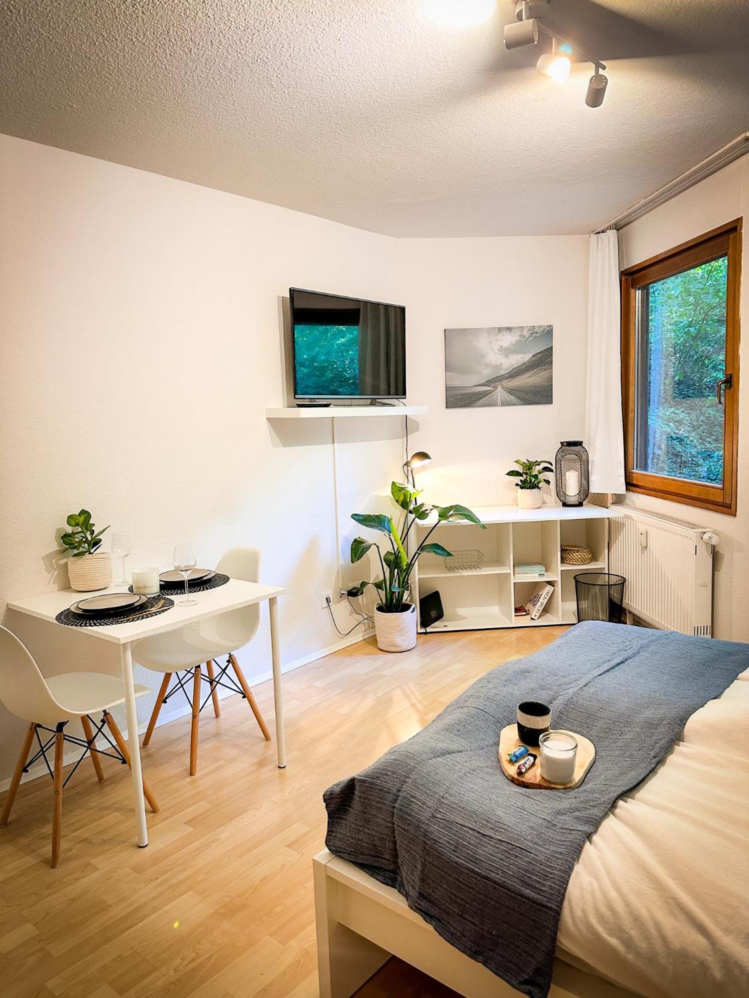 Schoenes Apartment Mit Terrasse Wurtzburgo Exterior foto